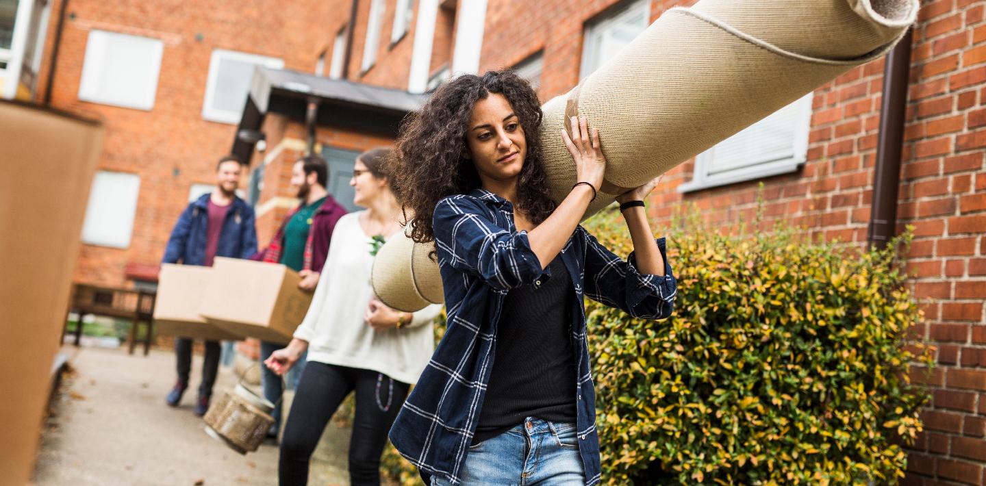 DIY Moving vs Hiring Professionals